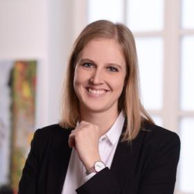 Rechtsanwältin und Fachanwältin Alexandra Deinhard
